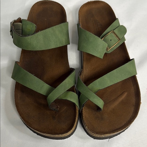 Cliffs by WHITE MOUNTAIN Green and Brown Comfort Sandals - Picture 2 of 6